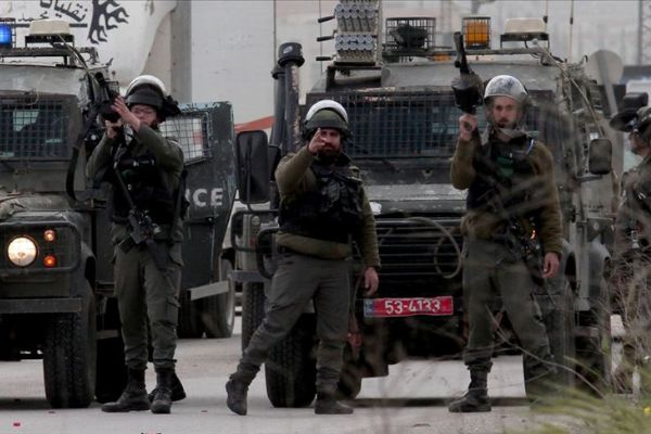 İsrail güçleri 11 Filistinliyi gözaltına aldı