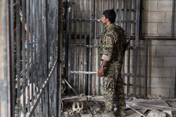 Esed rejiminin savaş aygıtı: İşkence hapishaneleri