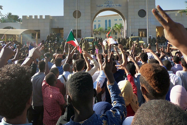 Sudanlı muhalif lider Baysal: Devrim başından beri yetim