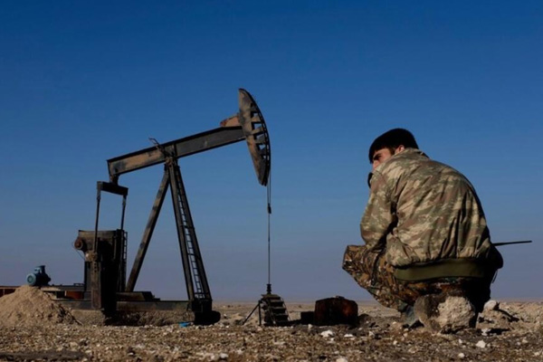 Esed rejimine petrol taşıyan PYD tankerleri vuruldu