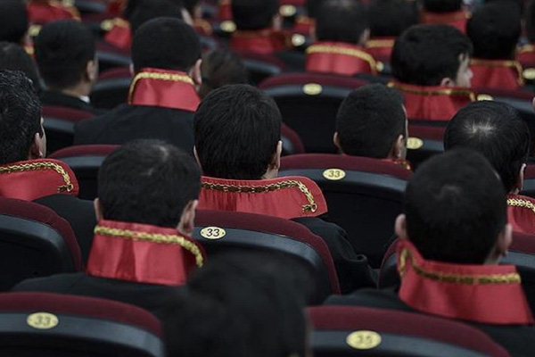 İtirafçı olan FETÖ sanığı eski hakime beraat