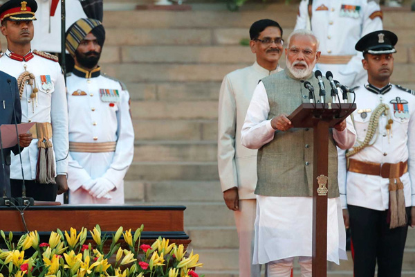 Modi'nin 'önce komşuluk' politikasında Pakistan yok