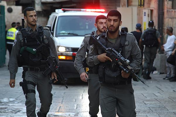 İsrail güçleri 5 Filistinliyi gözaltına aldı