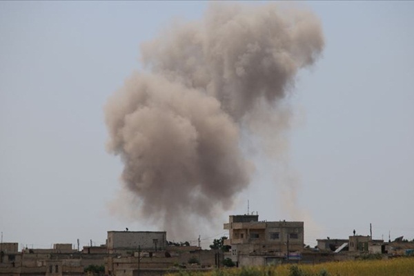 Esed rejimi İdlib ve Hama'da can almaya devam diyor