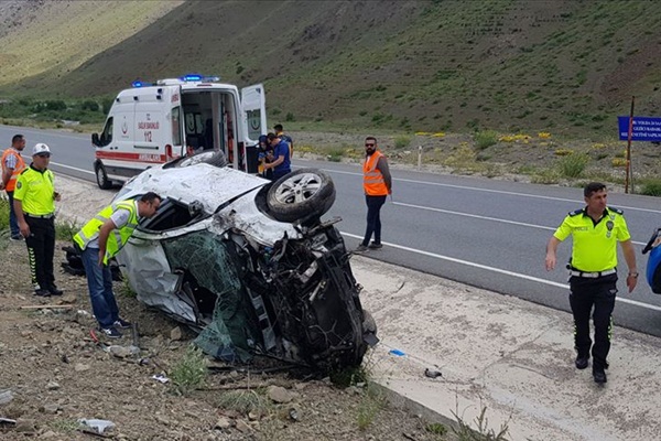 Bayram tatilinde trafik kazaları can aldı