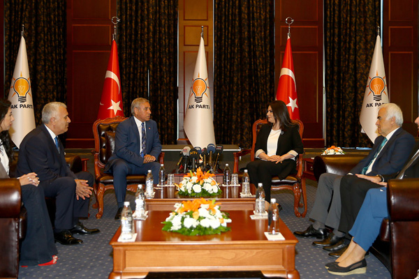 AK Parti'ye bayram ziyaretleri