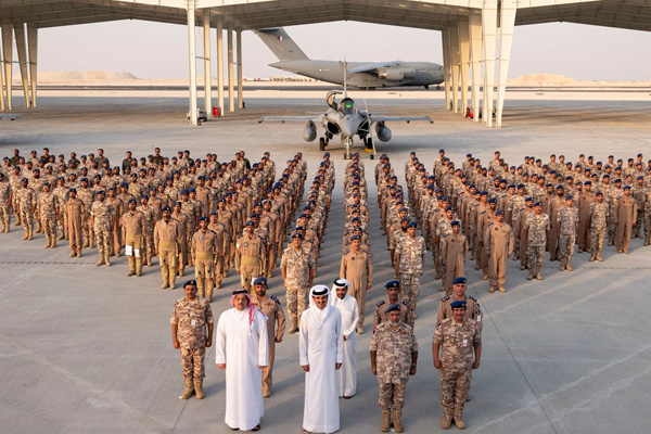 Katar Fransa'dan savaş uçaklarını teslim aldı