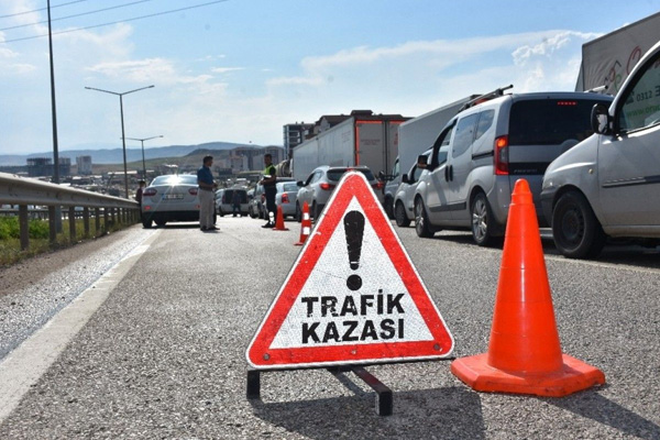 Hatay'da trafik kazası: 13 yaralı