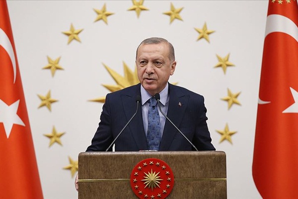 Erdoğan, şairler Karakoç ve Zarifoğlu'nu andı