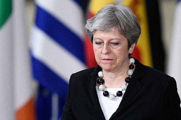 Theresa May liderliği bıraktı