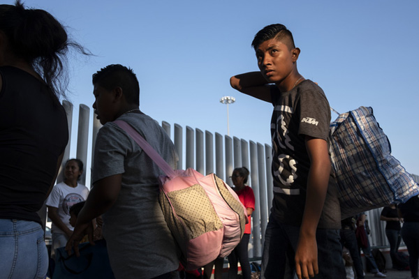 ABD Meksika'ya uygulayacağı 'yasa dışı göçmen vergisinden' vazgeçti