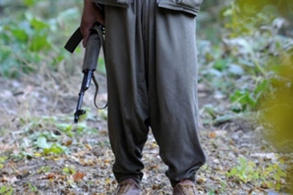 5 terörist bir mağarada kıstırıldı