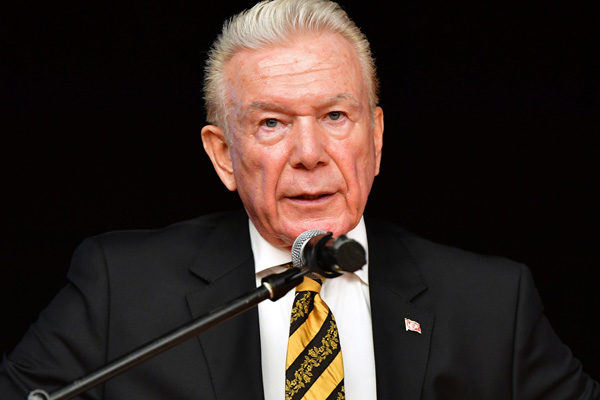 Uğur Dündar Binali Yıldırım'ın moderatörlük teklifini reddetti