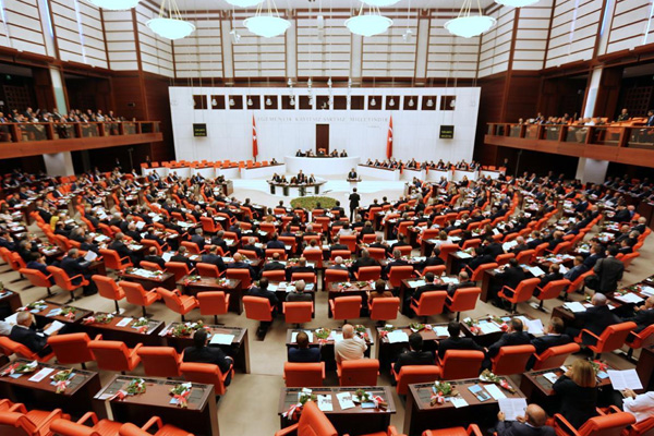 Bakanlar, vekiller için Meclis'te nöbet tutacak