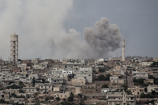 Esed rejimi yine İdlib'i vurdu: 6 ölü, 39 yaralı