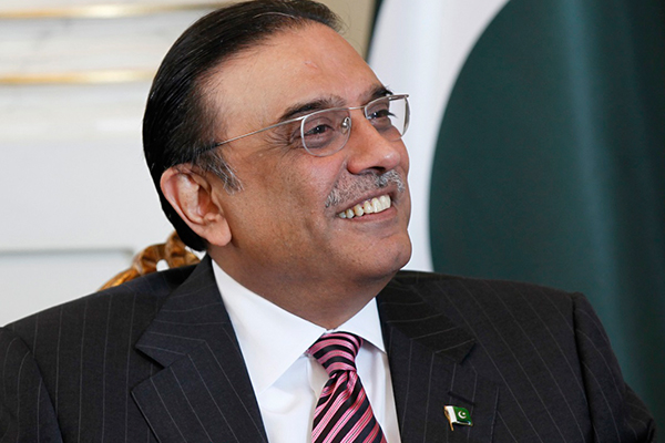 Pakistan eski Cumhurbaşkanı Zerdari tutuklandı!