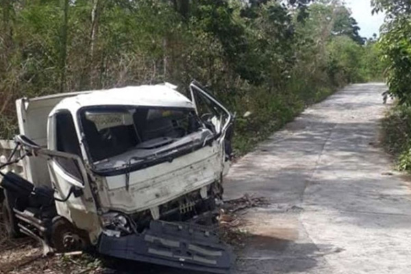 Filipinler'de kamyon devrildi: 13 ölü