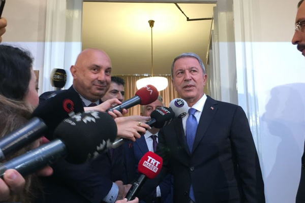 Hulusi Akar, CHP grubunu ziyaret etti