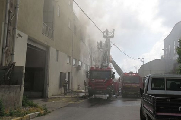 Pendik'te fabrika yangını