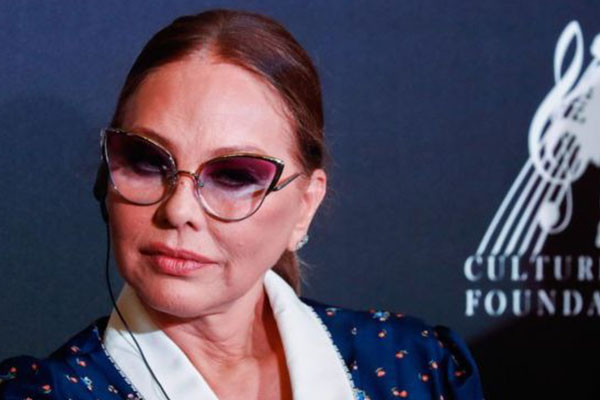 Putin’le buluşabilmek için sahte rapor alan İtalyan aktris Ornella Muti’ye 6 ay hapis cezası!