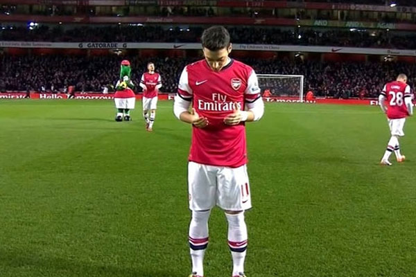 Mesut, Arsenal'ı uçurdu