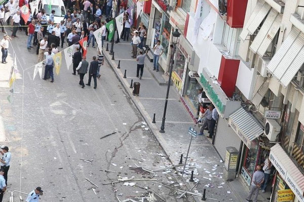 Niğde'de HDP binasına silahlı saldırı