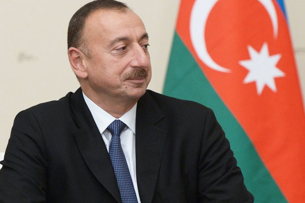 Aliyev, yüzlerce mahkumu affetti
