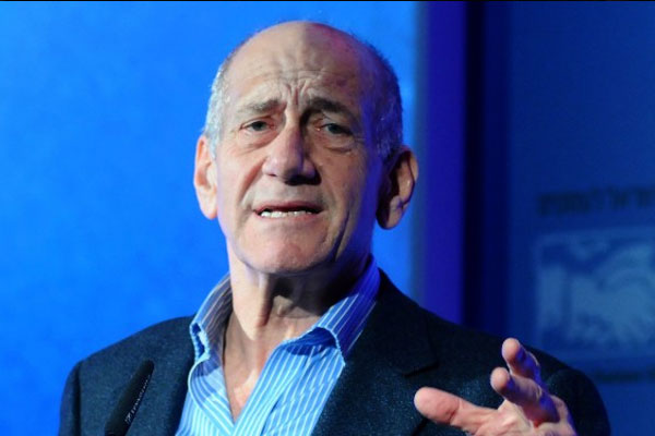 Olmert'in hapis cezası 18 aya indirildi