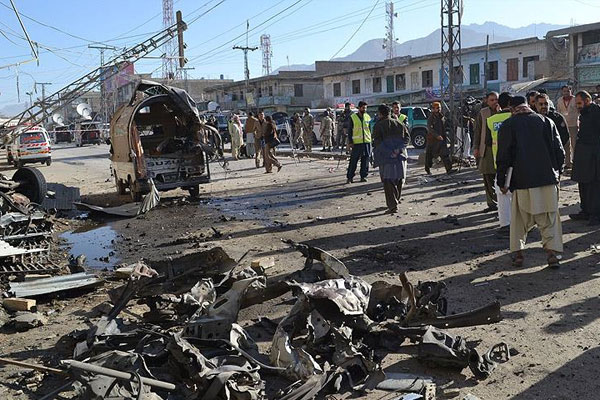 Pakistan'da intihar saldırısı: 18 ölü