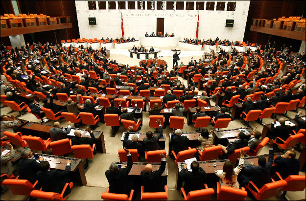 'Torba Kanun' teklifi TBMM Genel Kurulu'nda