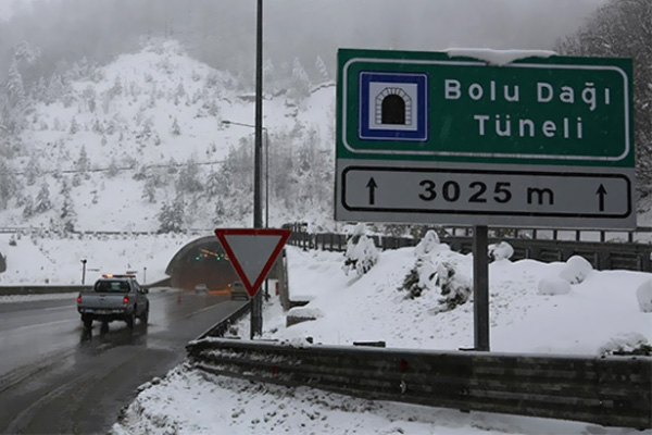 Bolu Dağı'ında beklenen kar yağışı başladı