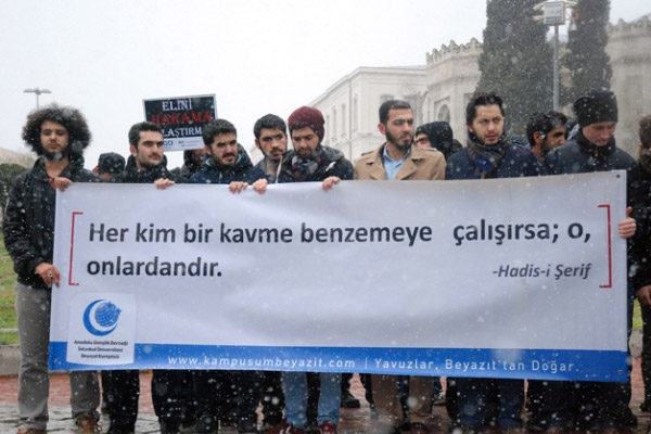 Üniversitelilerden ’yılbaşı’ protestosu