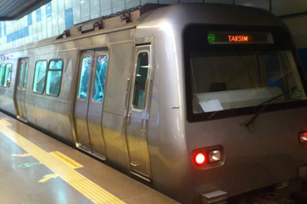 Yılbaşı gecesi metro saatleri uzatıldı