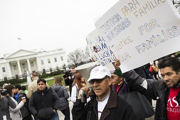Göçmenlerden Beyaz Saray önünde protesto