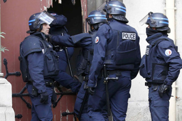 Brüksel’de 'terör' iddiasıyla operasyon