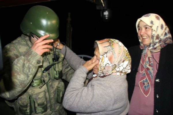 Suriye sınırında askere sürpriz