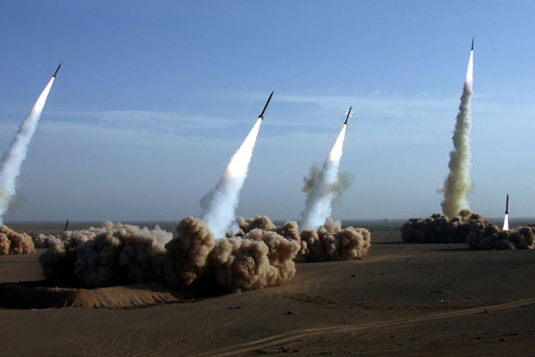 Ruhani'den yaptırımlara karşı füze talimatı