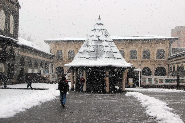 Ulu Cami'de 1 ay sonra Cuma namazı
