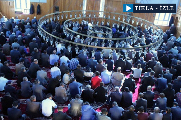 Yasak sonrası ilk cuma namazı kılındı