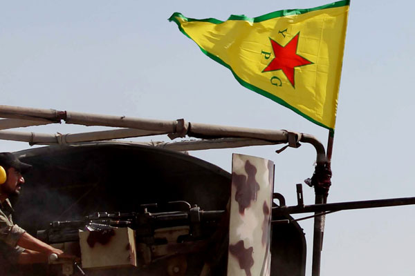 Muhaliflerin elindeki bölgelere saldırıyor