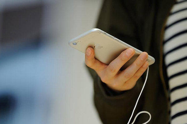 Gençler günde 3 saat sosyal medyada