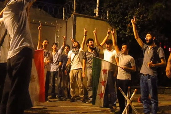 Suudi Arabistan Konsolosluğu ateşe verildi