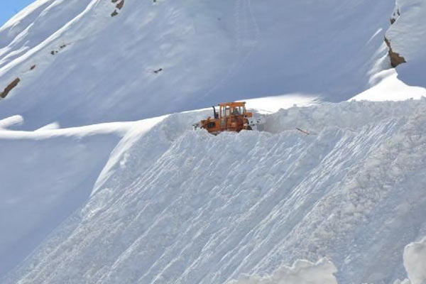 Hakkari-Şırnak karayolu ulaşıma açıldı