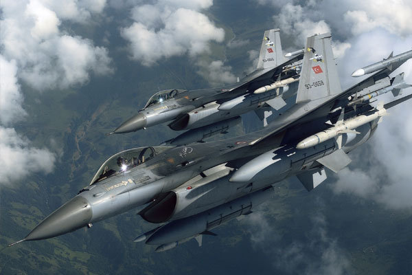 Sınırda 6 F-16’yla devriye uçuşu
