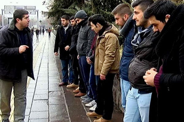 Polis müdürü öğrencileri uyardı