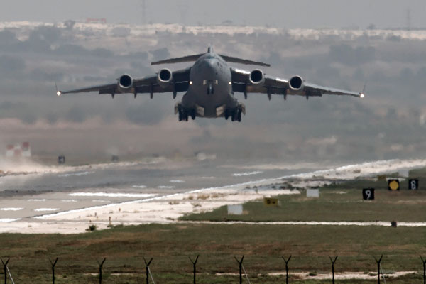 İncirlik Üssü'nde hareketli saatler