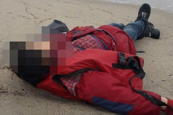 Sahilde yürek burkan görüntü