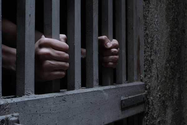 Cezaevleri kapasiteyi aştı