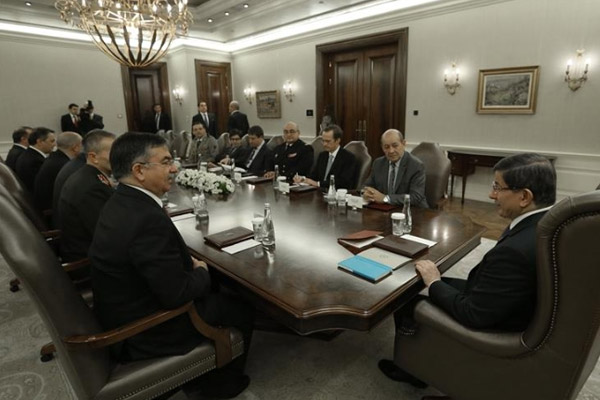 Davutoğlu Fransız Bakanla görüştü