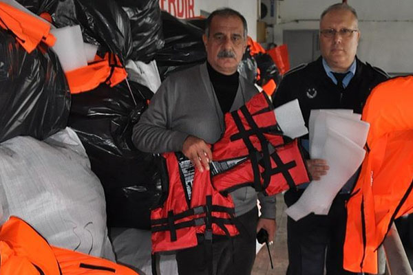 Konak'ta 'can yeleği' operasyonu